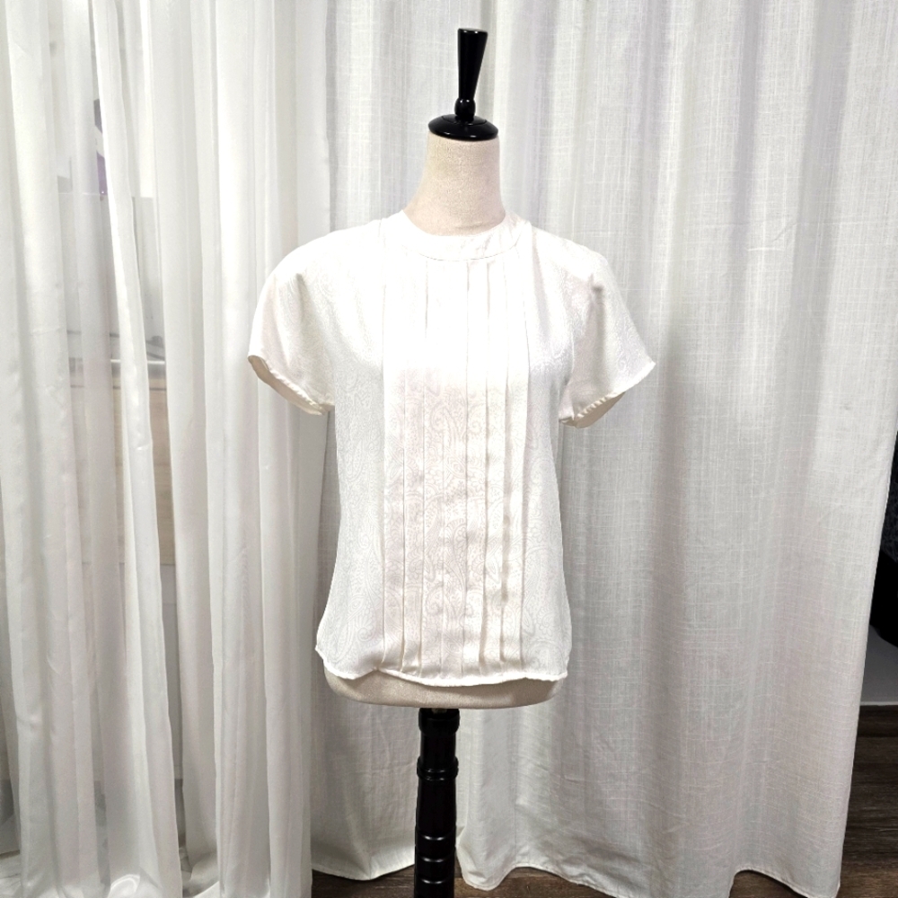 2/$30 Breckenridge Petites Cream Pleated Womens Top Size 10 Minimalist